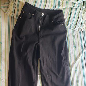 H&M black mom jeans size 4